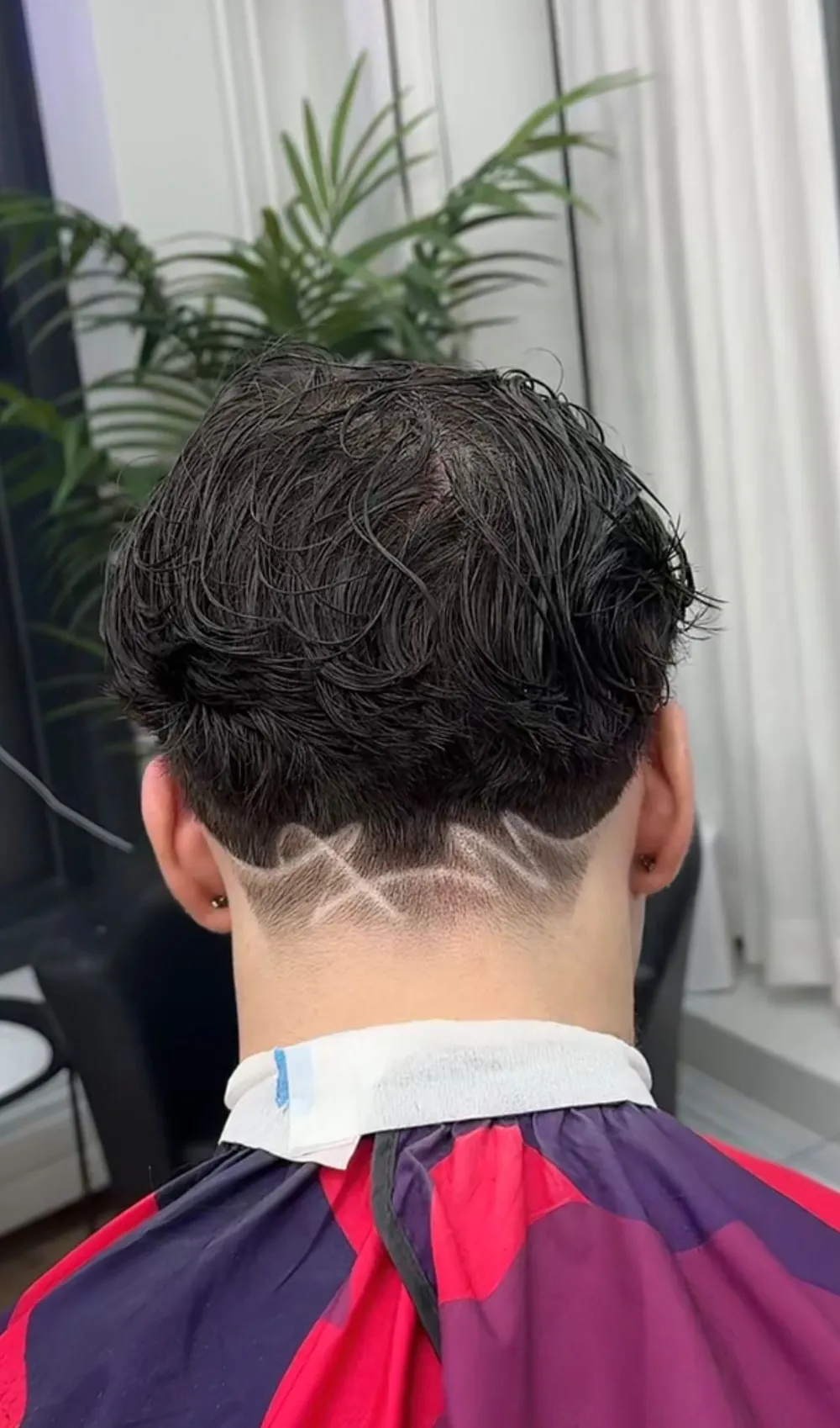 Hiustenleikkaus – työnäyte 6, The F Barber